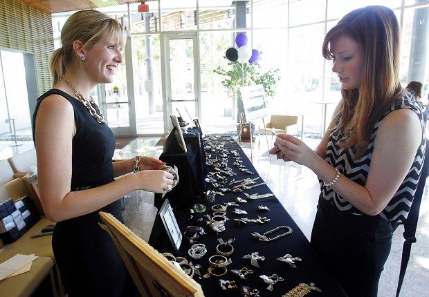 Even in hard times, 'bling' sales sparkle   