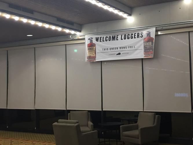 Loggers invade Arizona's hotel