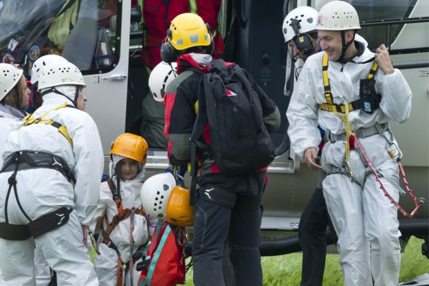 Tourists trapped 17 hours in disabled German gondola   