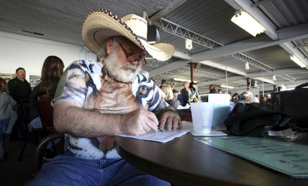 Horse racing at Rillito Race Track