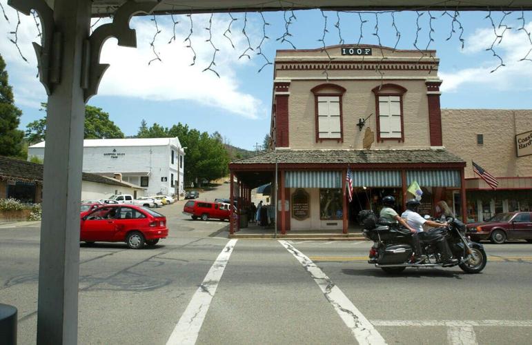 The historic building at the corner of highway 140 and 6th Street is now the Fremont House that sells clothing in Mariposa, California. Mariposa has been hit hard over the years because its economy depends on tourism that is generated from Yosemite National Park. There have been park closures from fires, floods, road washouts and other disasters.