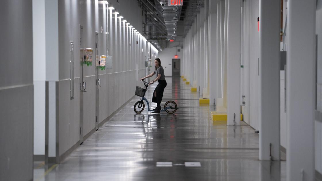 Study: Data center growth could worsen Phoenix heat