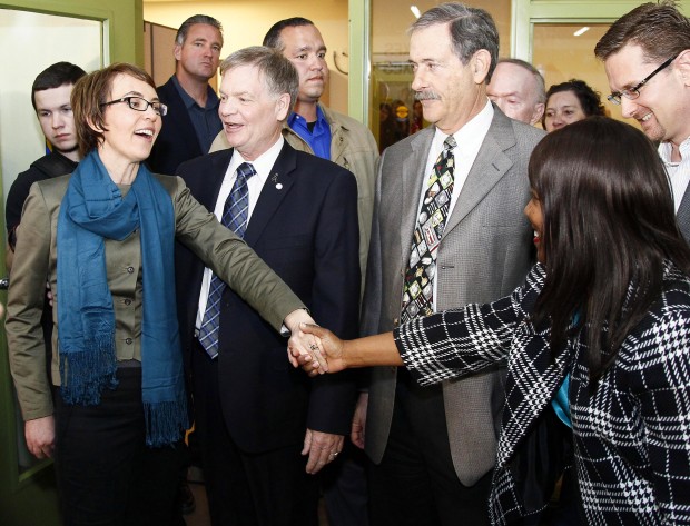 Conmueve despedida de Gabby Giffords   