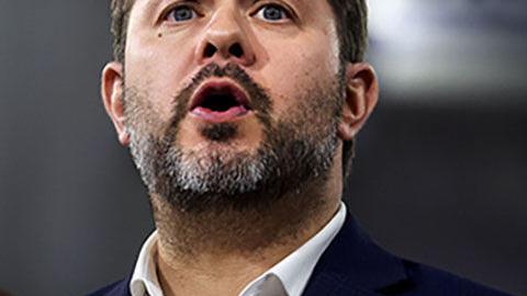 Sen. Gallego calls for more aid to Ukraine