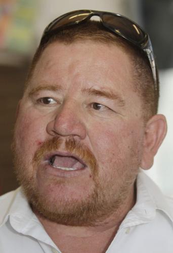 Sonoran-hot-dog war heats up; $600,000 extortion bid charged   