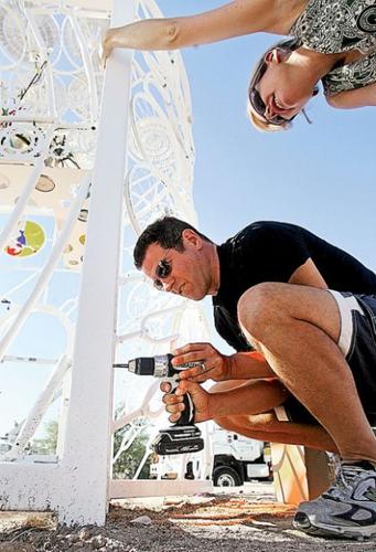 Bright light powers eye-popping works  