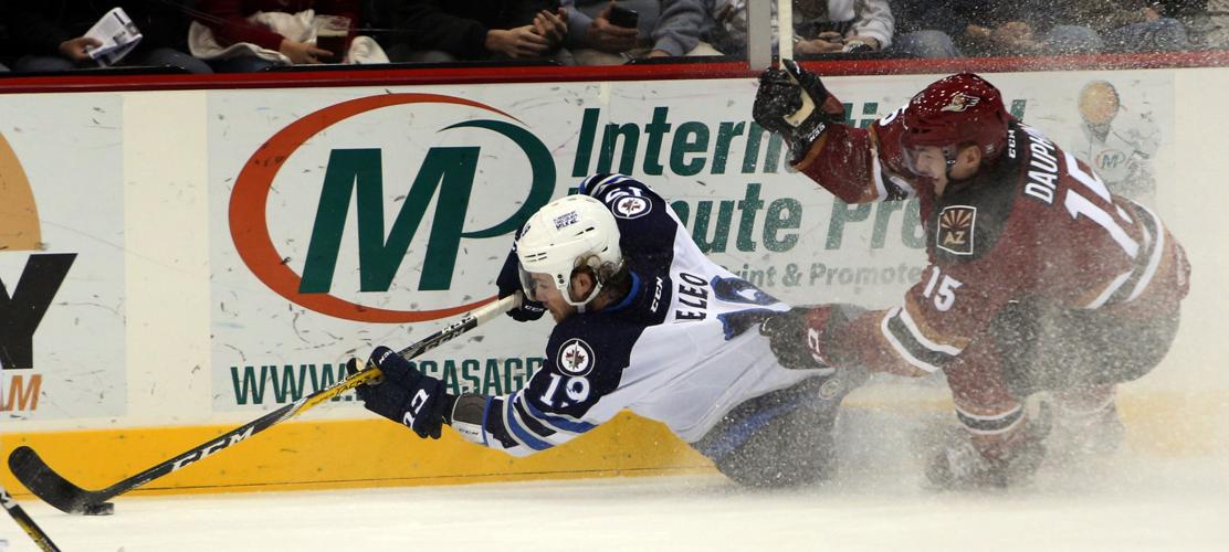Tucson Roadrunners vs Manitoba Moose