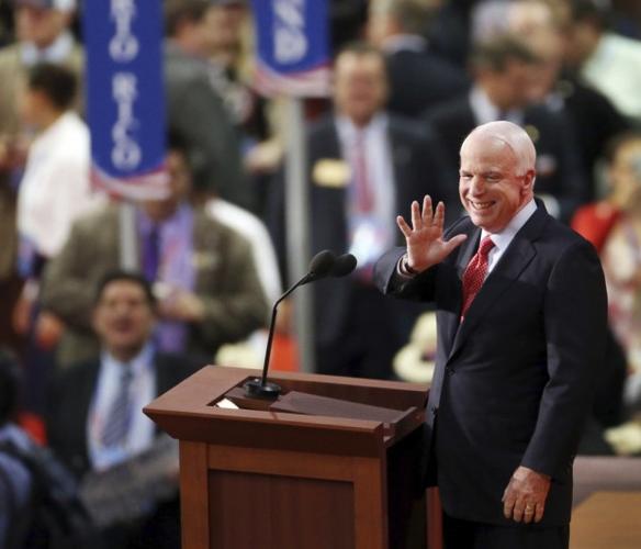 McCain takes stage, saying he trusts Romney to lead US    