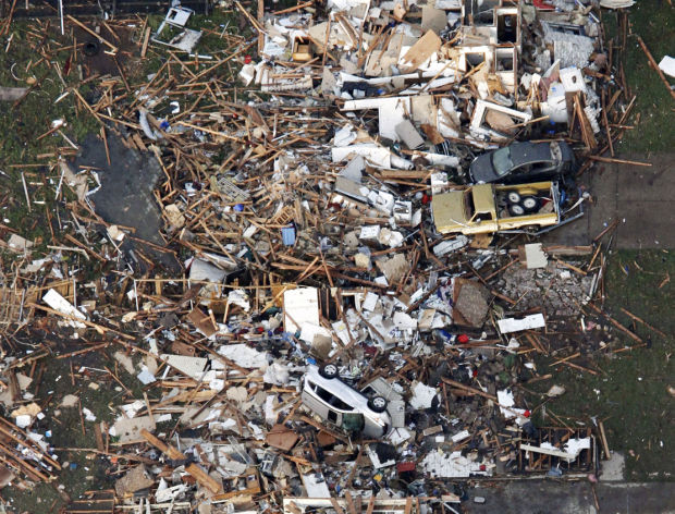 Massive tornado strikes Oklahoma
