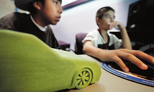 Engineering academy excites kids, UA college  
