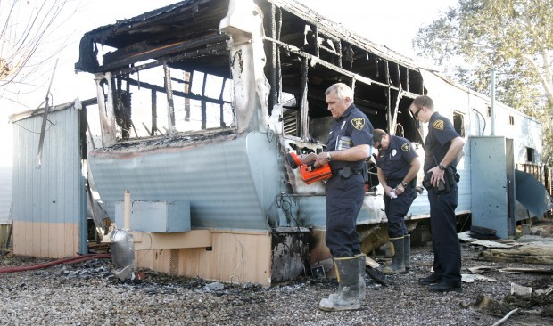Fire destroys trailer home on Tucson's north side