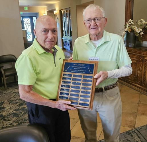Dennis-Holt-Receiving-Bob-Gabric-Award.jpg