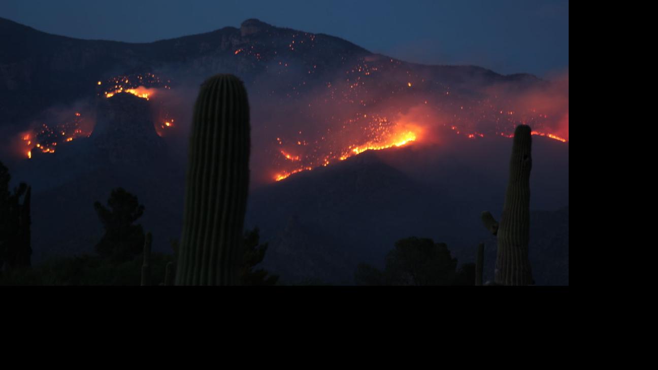 30 stunning reader photos of fire above Tucson Wildfire