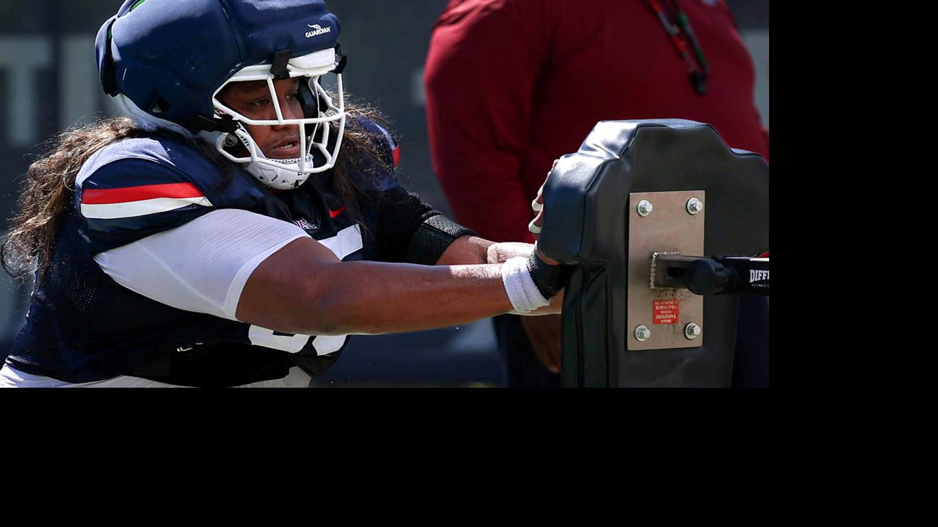 Arizona left guard Chubba Maae listed as questionable for Territorial Cup
