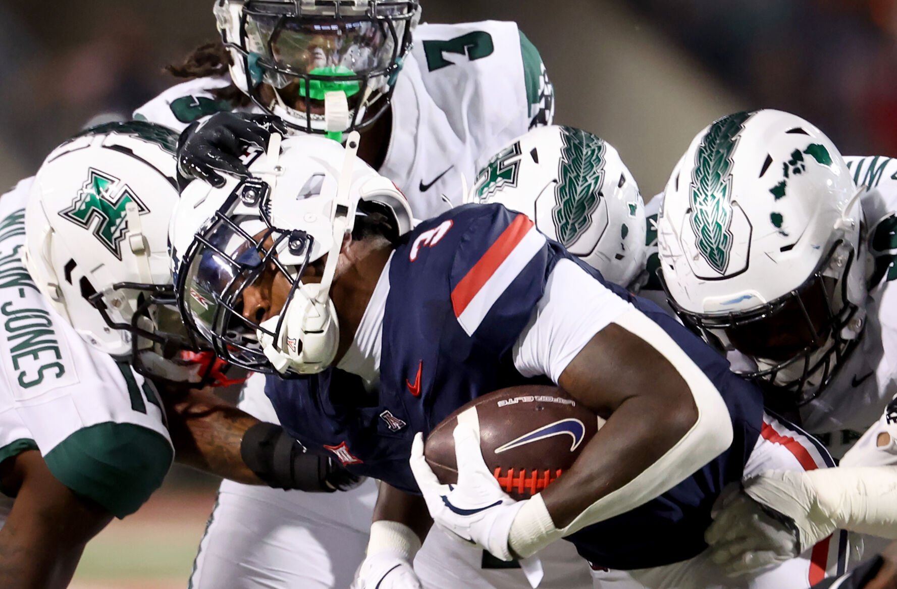 ֱ vs Hawaii, NCAA football