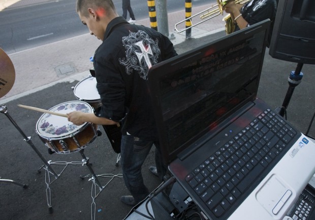 Techno bandas play big on south side    