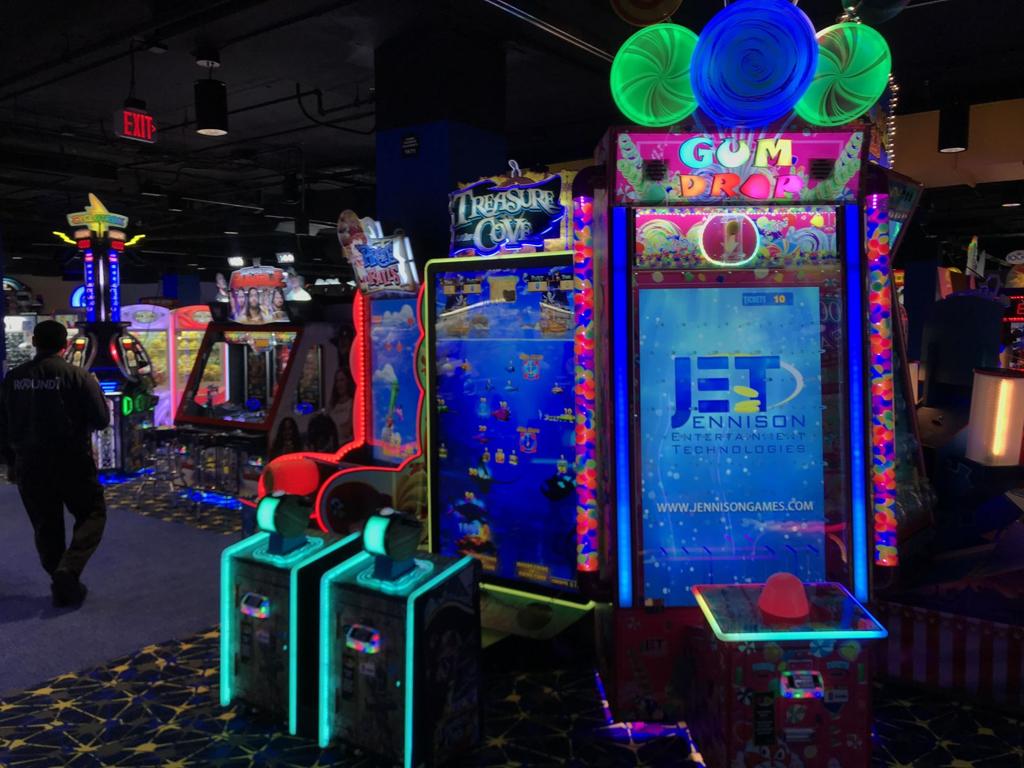 Round 1 au Park Place Mall