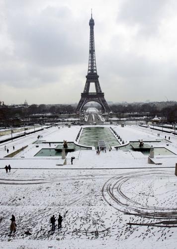 2005: Snow in Paris