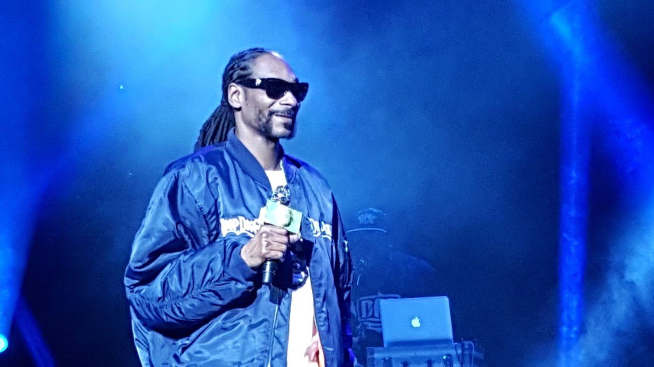 News Flash: Snoop Dogg Wants To Get Us High | Music | Tucson.com