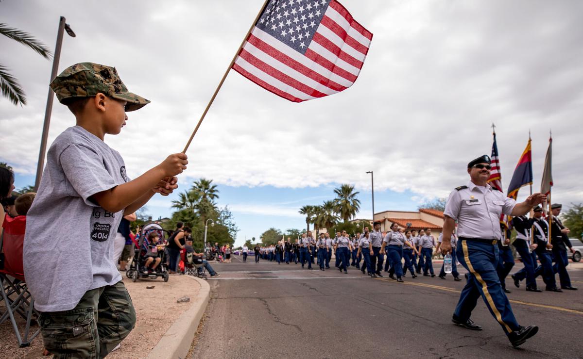 2 Tucson veterans serve as grand marshals in Phoenix parade
