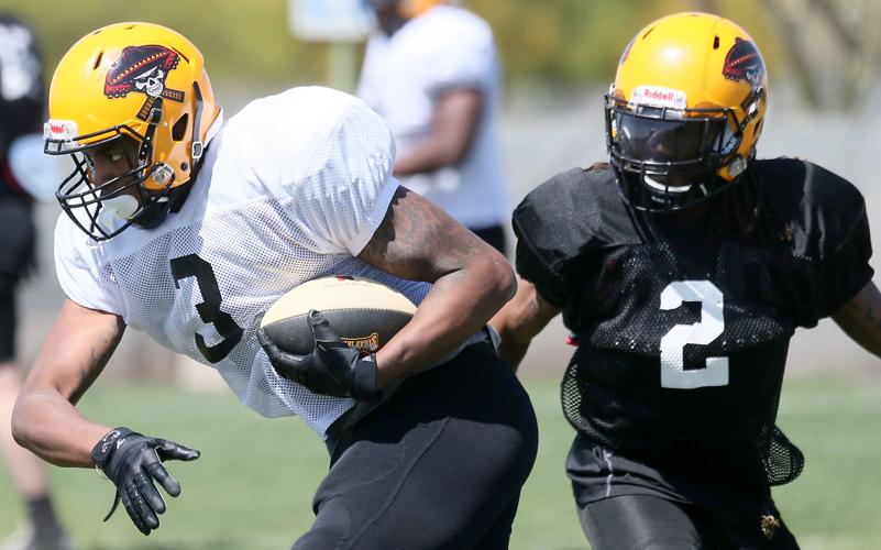 041119-spt-sugar skulls feat-p3.jpg