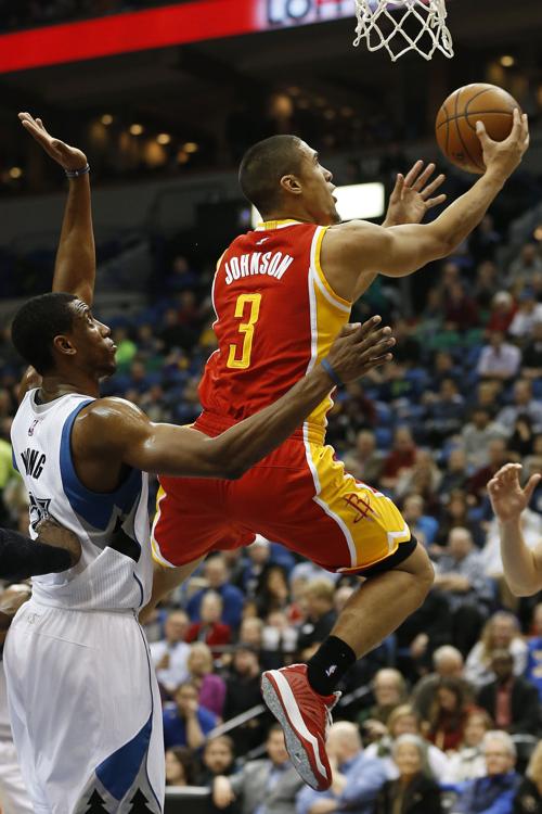 Nick Johnson, Gorgui Dieng