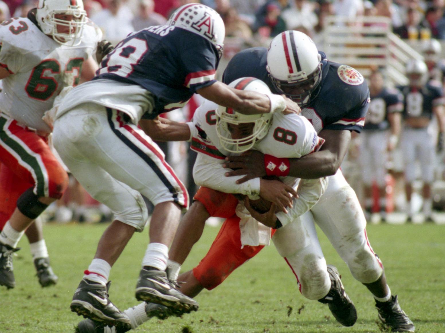 Greg Hansen Former Arizona Wildcats Nfl Standout Sean Harris Is A Success Story Like Few Others Greg Hansen Tucson Com