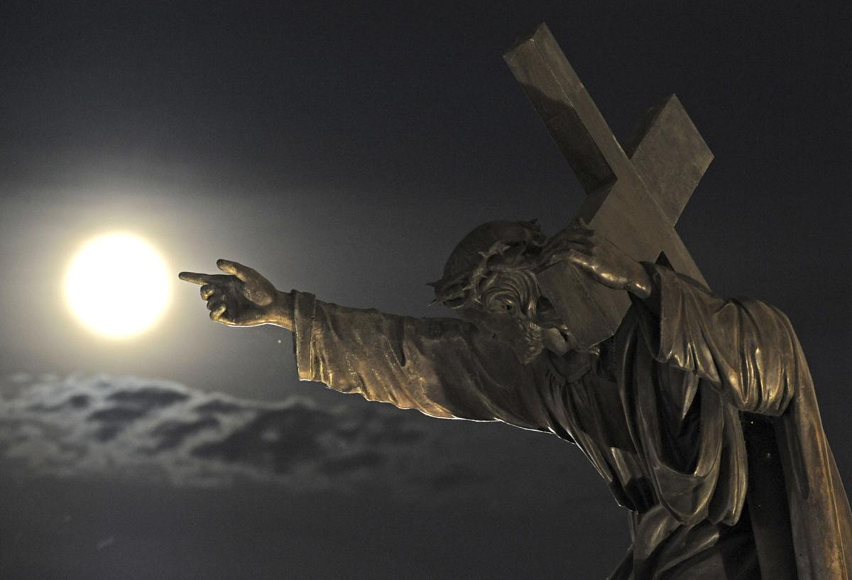 Supermoon around the world