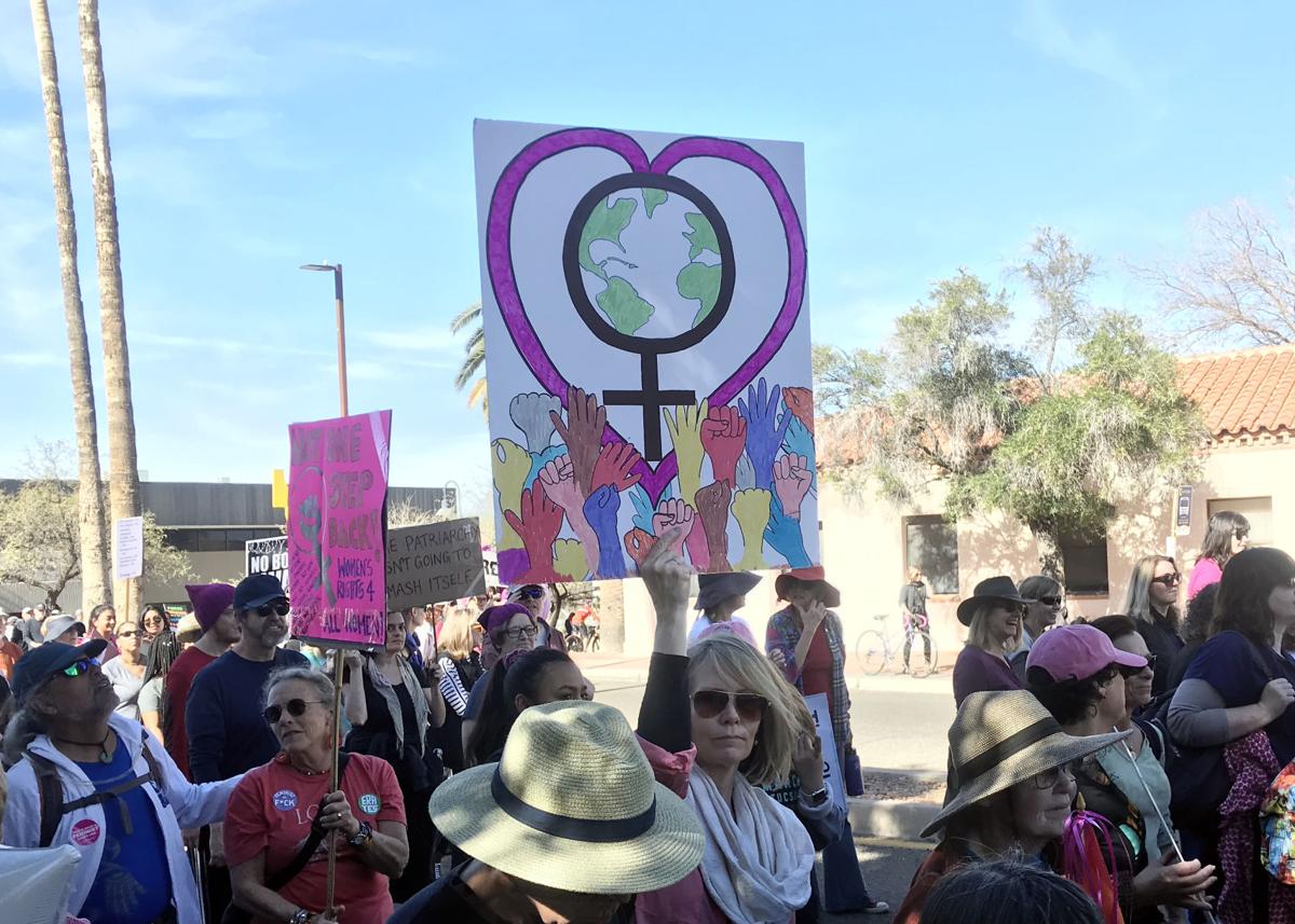 Signs at the 2019 Women's March Tucson (Spanish)