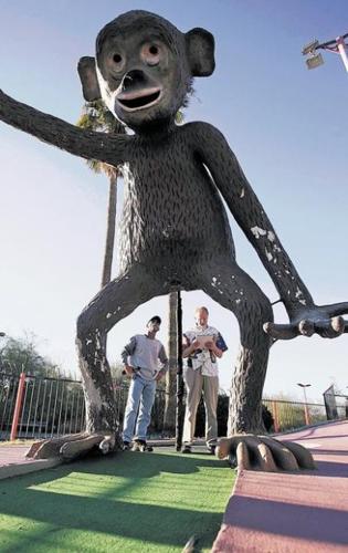 Plan to preserve displays at Magic Carpet Golf hits snags  