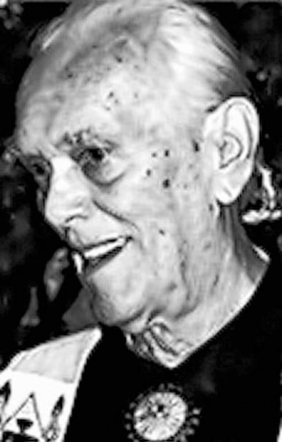 Charles "Chuck" Smith: Tiny beads artistically bridged big cultural divide  