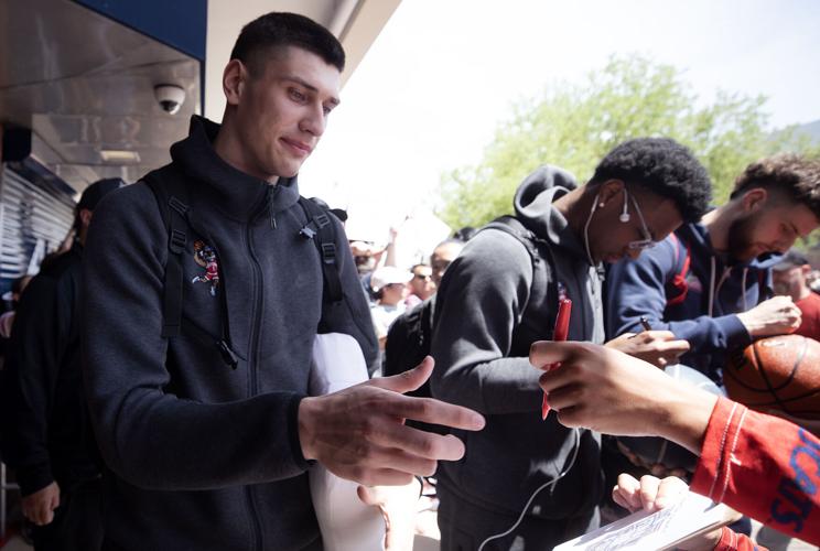 Arizona men's basketball returns from the Final Four