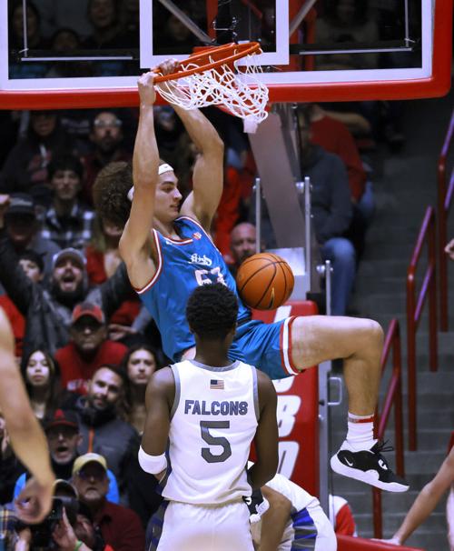 Mashburn has 24 points, No. 25 New Mexico beats Air Force
