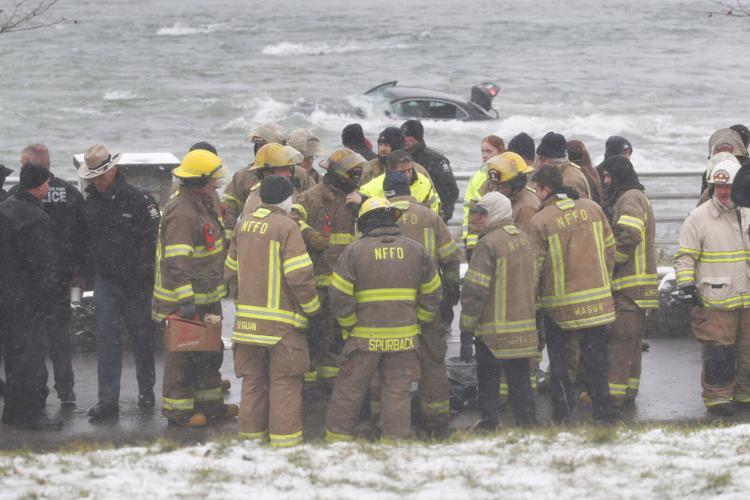 car in Niagara Falls (copy)