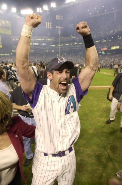 2001: Luis Gonzalez's RBI single lifts Arizona Diamondbacks to 1st World  Series championship
