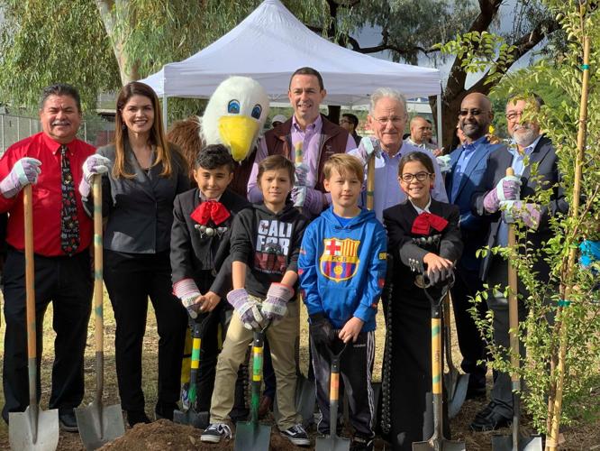 Davis elementary arbolitos