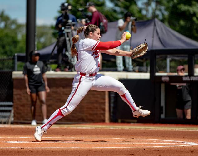 060122-tuc-spt-uasoftball-p2
