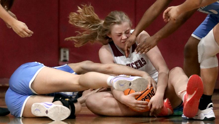 Salpointe vs Pueblo high school, girls high school basketball playoffs