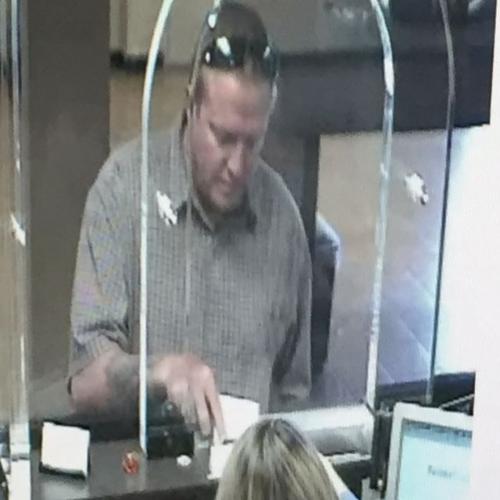 Man robs South Tucson Chase Bank