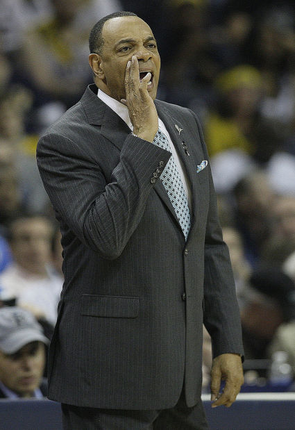 NBA: Western Conference Finals: Hollins looks at here, now, not contract    