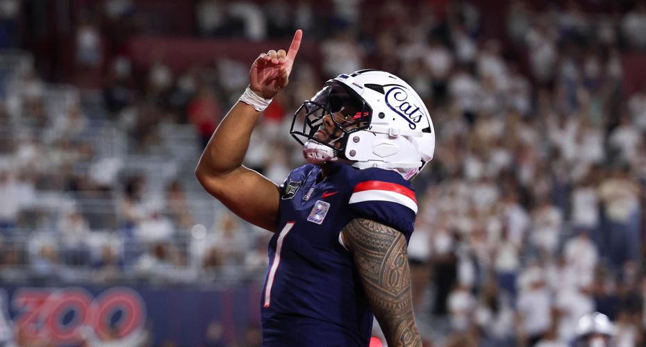 Wildcats win 34-7 over the Cincinnati Bearcats
