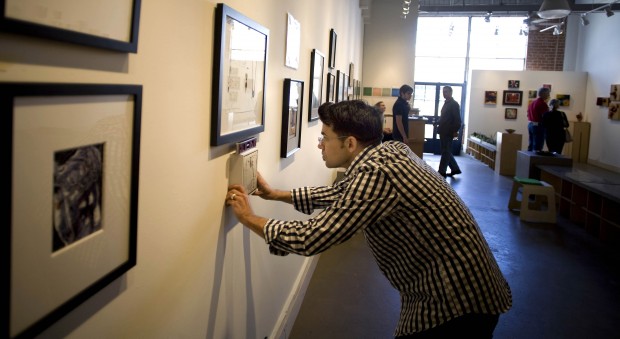 Theft at gallery yields sale to help artists   