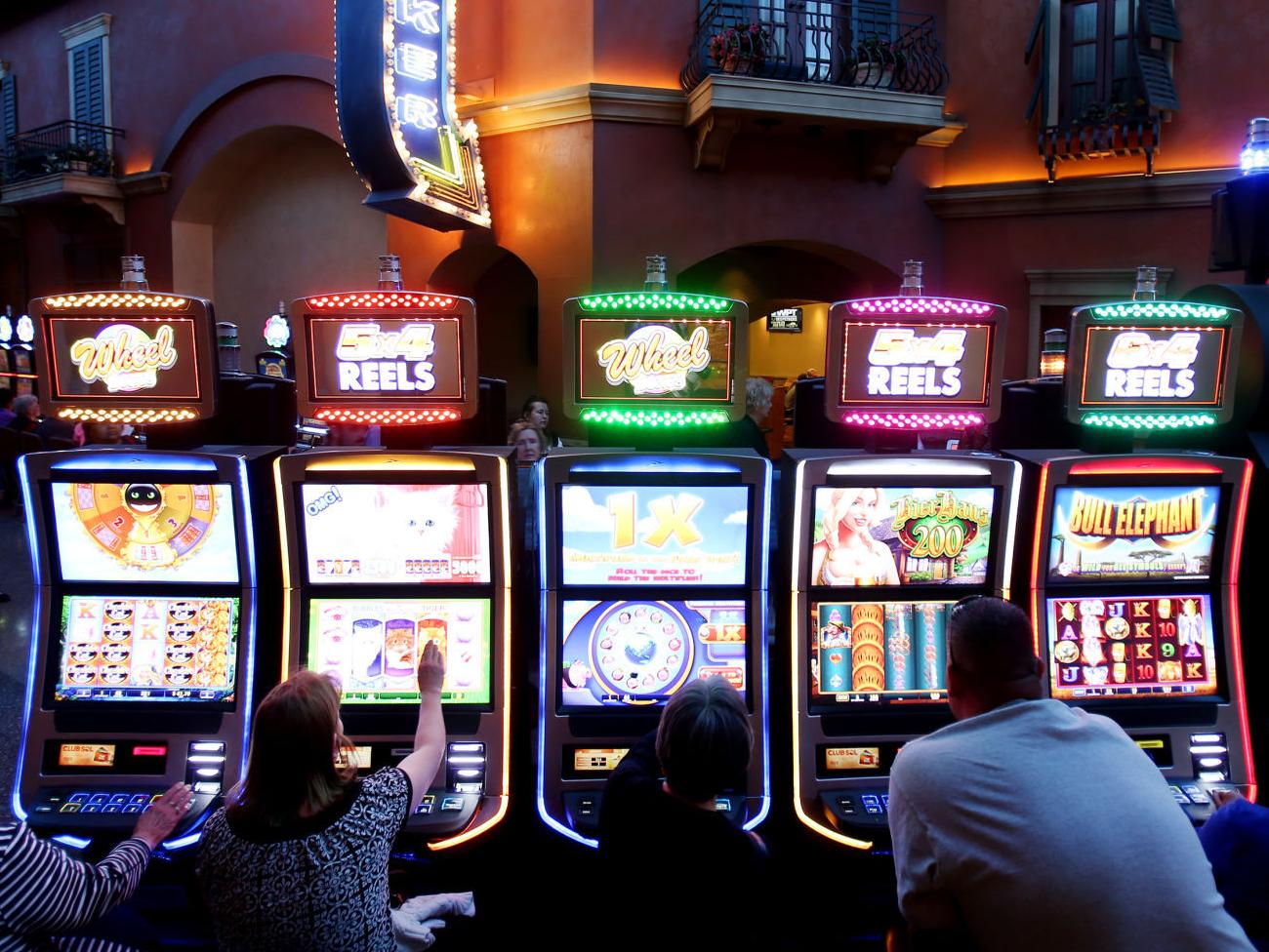 Expanded gaming plan for Arizona draws concerns from legislators, regents,  bars