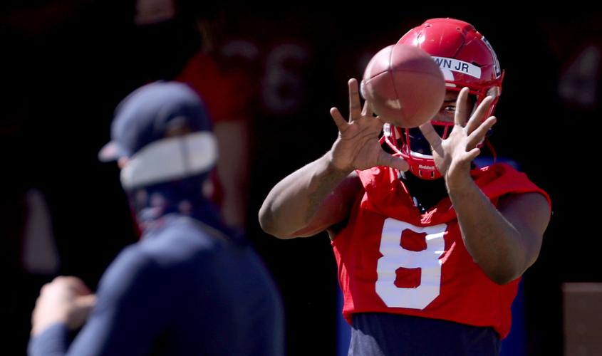 101120-spt-ua fb-p1.jpg