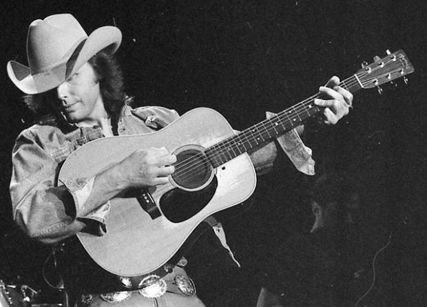 Tucson Time Capsule: Yoakam wows 'em in 1993  