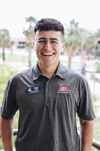 Estudiantes latinos Roque Pérez