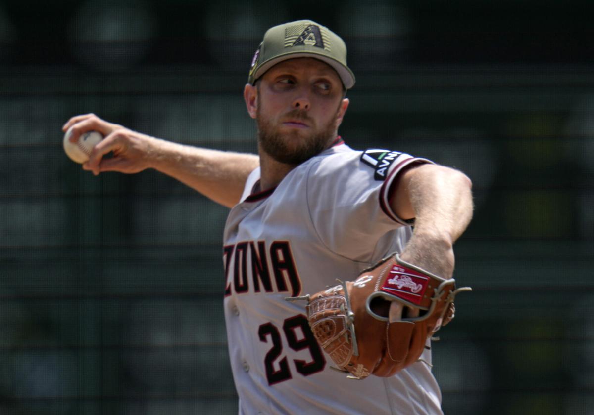 Kelly pitches Diamondbacks past Giants in 5-3 win - The San Diego