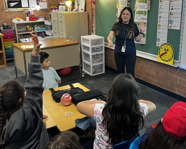 U of A program gets unorthodox teacher hopefuls into the classroom