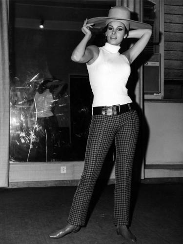 Italy Raquel Welch 1966