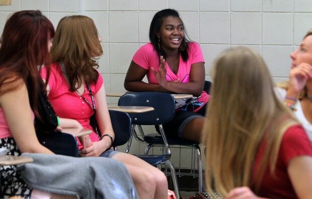 Transfer students from Riverview Gardens attend first day in Mehlville School District